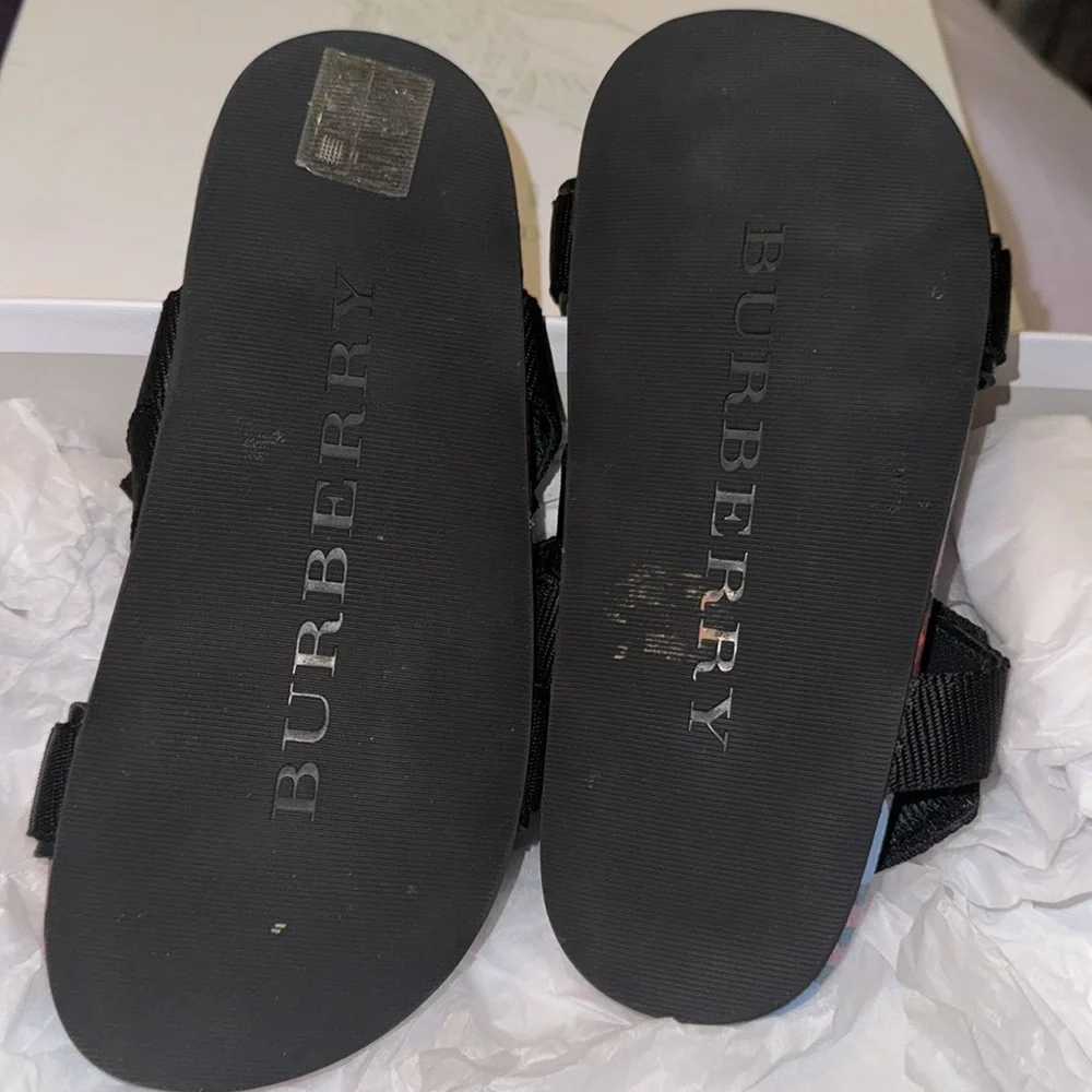 BURBERRY Toddler Boys Blue Web Logo SZ 31 EU/ 13 US EUC IN BOX